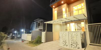 Villa Baru Private Pool Semi Furnished Di Kota Wisata Batu Lokasi Oro Oro Ombo, Batu, Jawa Timur