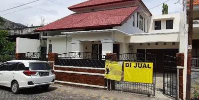 Rumah Bagus Mewah Kawasan Klampis Sacharosa Surabaya