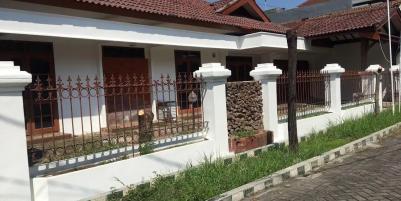 Jual Rumah Mewah Semolowaru Tengah Siap Huni