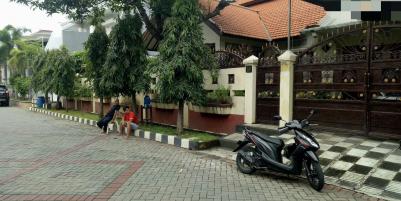 Rumah Luas Istimewa Full Jati Lokasi Gayungsari Barat Surabaya