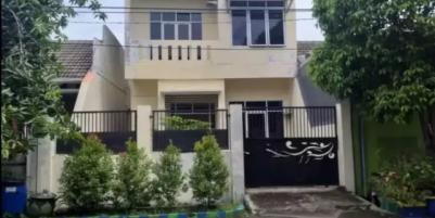 Rumah Minimalis 2 Lantai di Jambangan Row 3 Mobil Butuh Cepat Laku