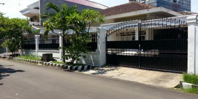 Rumah Mewah Shm di Kertajaya Indah Timur Manyar