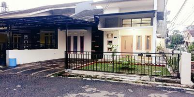 RUMAH CANTIK DUA LANTAI GAYA MINIMALIS DI KOPO BANDUNG