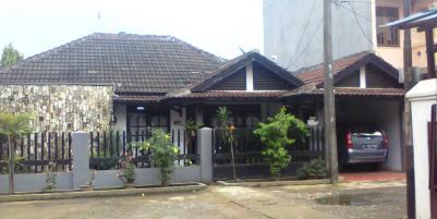 DIJUAL CEPAT !  Rumah Tua Hitung Harga Tanah Saja  Perum Graha Permai Ciputat