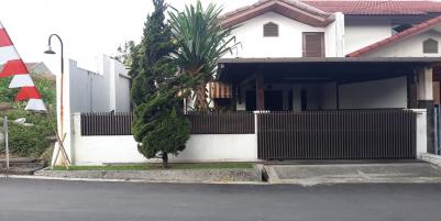 RUMAH SIAP HUNI GAYA AMERICAN CLASSIC DI ARCAMANIK BANDUNG