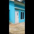 Rumah biru masih baru di Cilodong