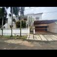 Ada kolam renangnya. Rumah second dijual di cinere, depok