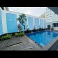 Ada kolam renangnya. Rumah second dijual di cinere, depok