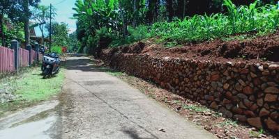 Tanah Datar Dekat Wisata Kebun Durian Mojogedang Karanganyar