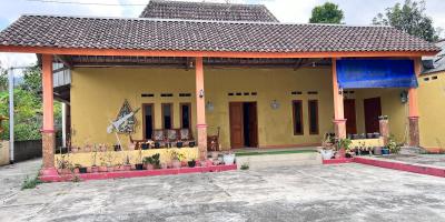 Dijual Penginapan 387m² Kawasan Wisata Kemuning