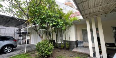 Jual Rumah Kost Sangat Strategis Raya Dharmahusada Surabaya