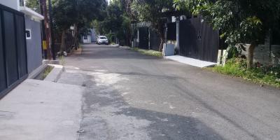 Tanah di komplek Sariwangi lebar 12x25m kotak BAGUS LANGKA.