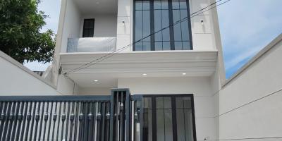 Dijual Rumah Baru Lokasi Manyar Jaya,  Surabaya