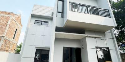 Rumah model Scandinavian Pinggir Jalan Raya Cilodong Depok