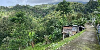 Tanah 200 Juta Udara Dingin Kawasan Wisata Karanganyar